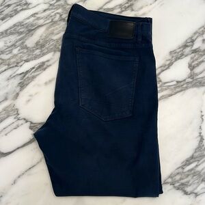 Men’s Hudson Stretch chino pant. Size 38.